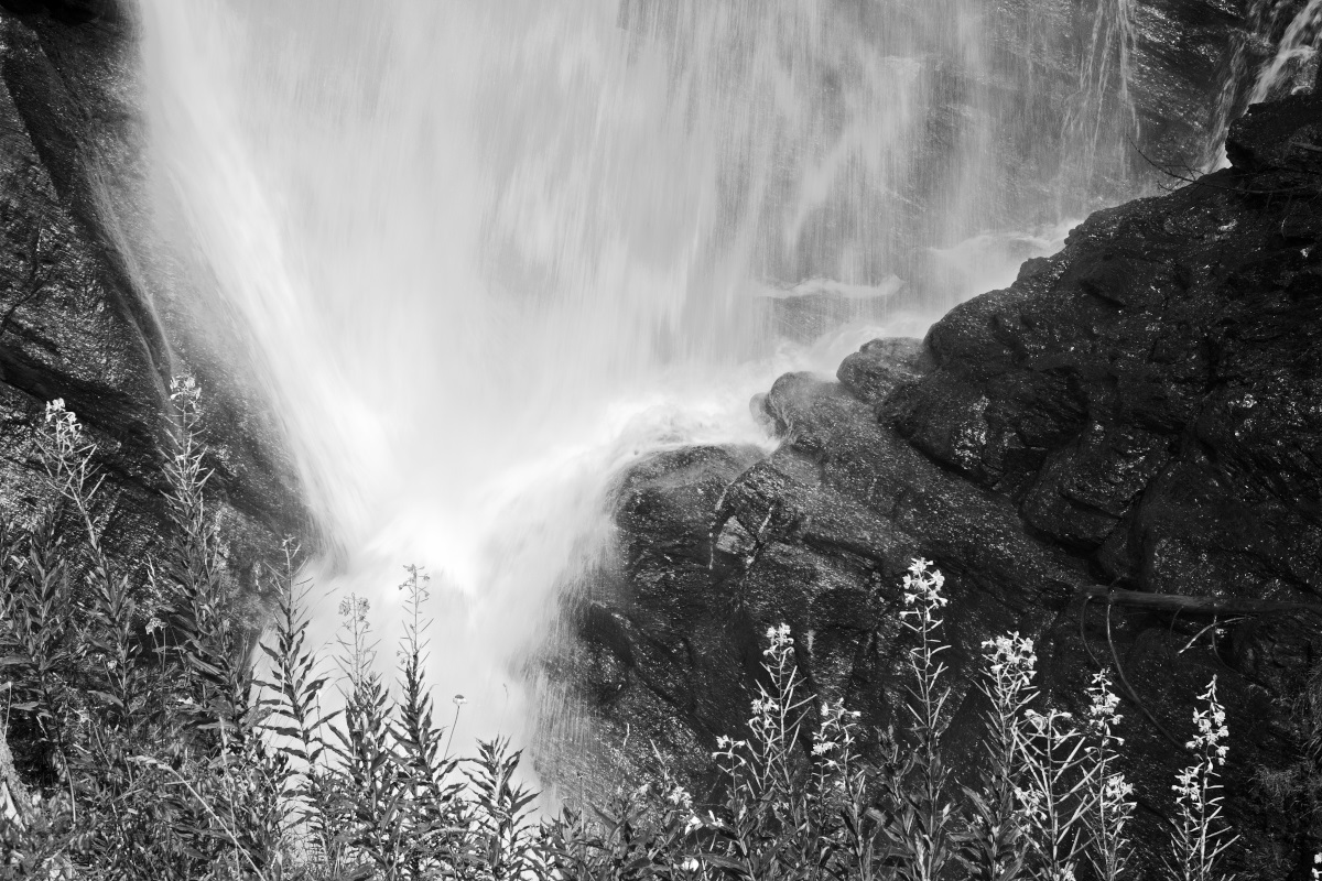 Valle d'Aosta. Cascata di Lillaz.