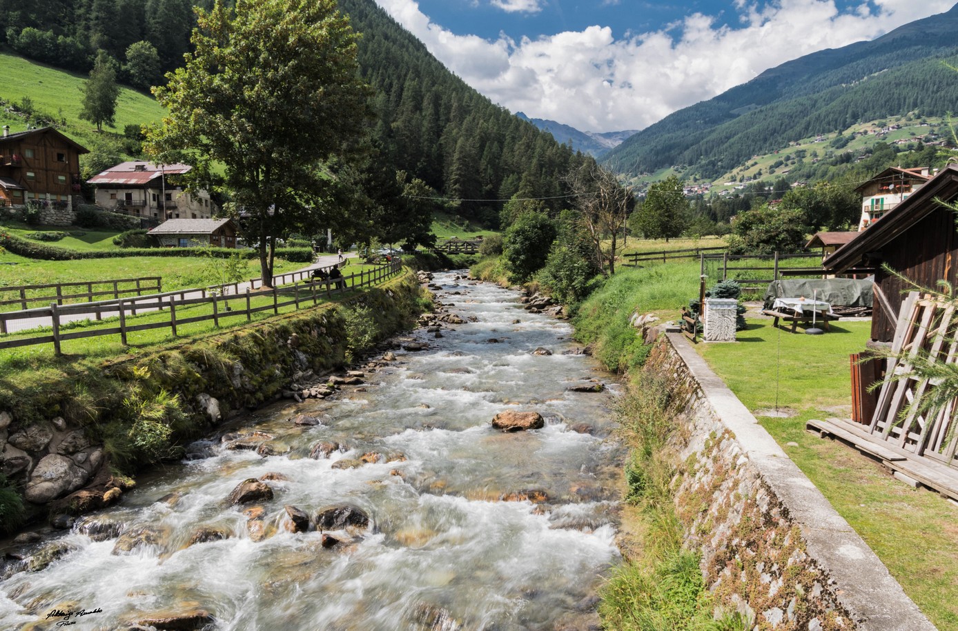 Val Rabbi Costeggiando il Rio per andare alle segherie..