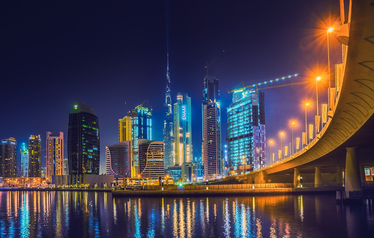 dubai in notturna