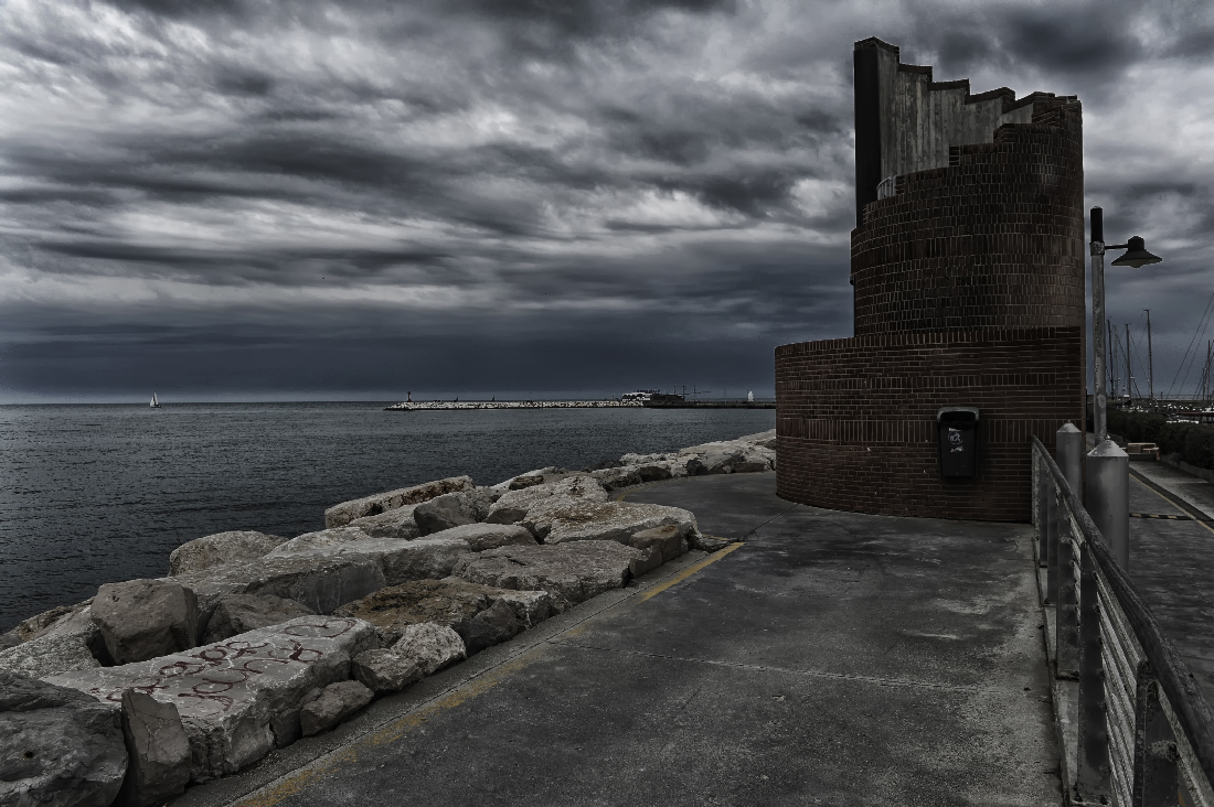 Prima del temporale.