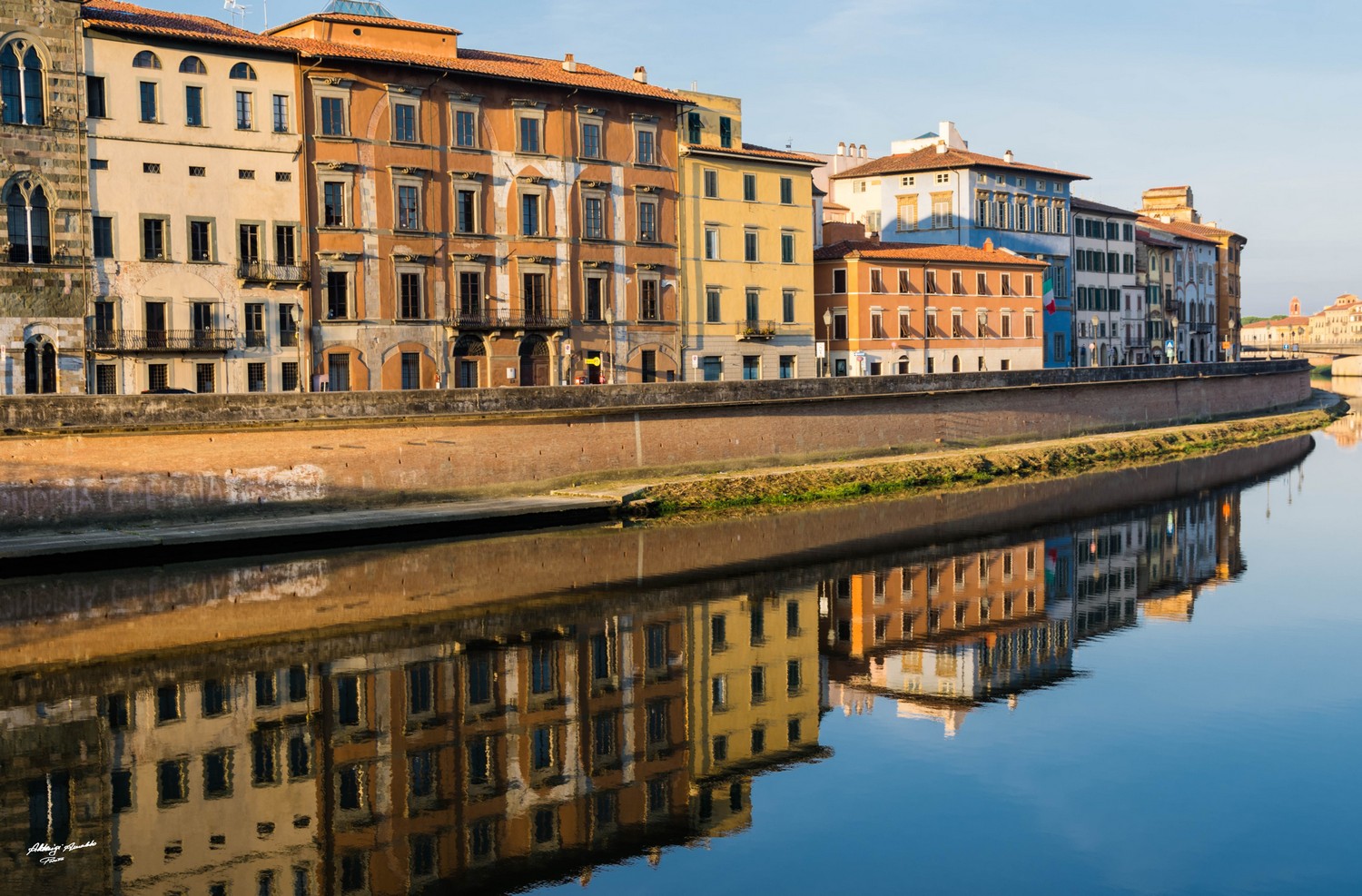 Riflessi..Uno scorcio lungarno Pisa.