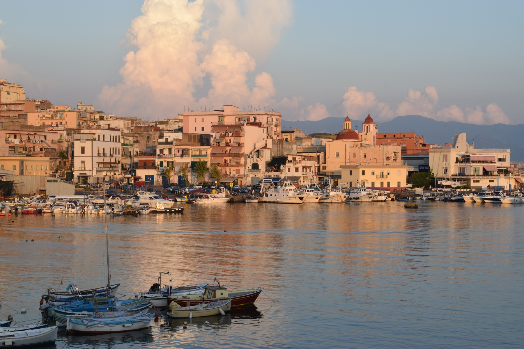 Il porto al tramonto