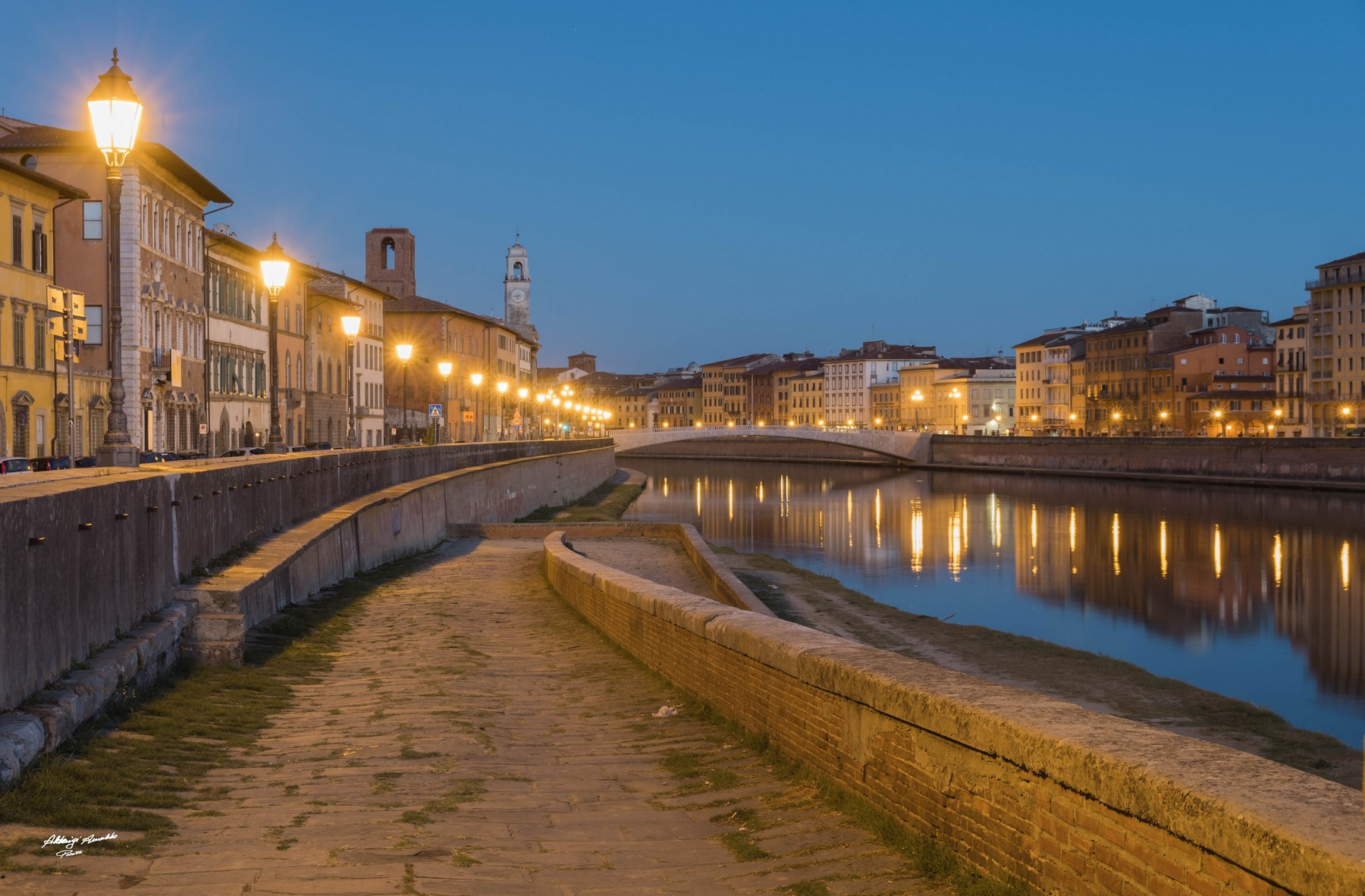 All'alba Lungarno..Riflessi di Luce..Ponte di Mezzo.