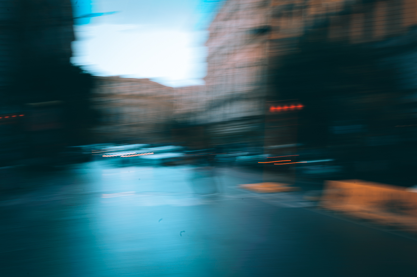 A spasso per Napoli: giallo arancio!