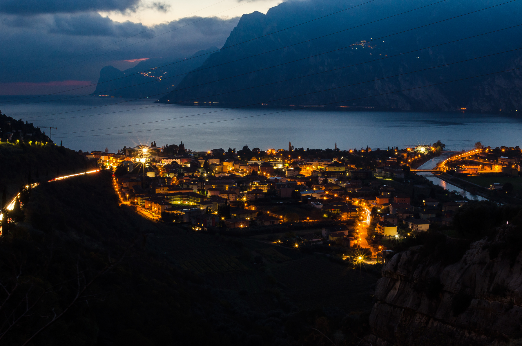 Luce che scende e luce che sale