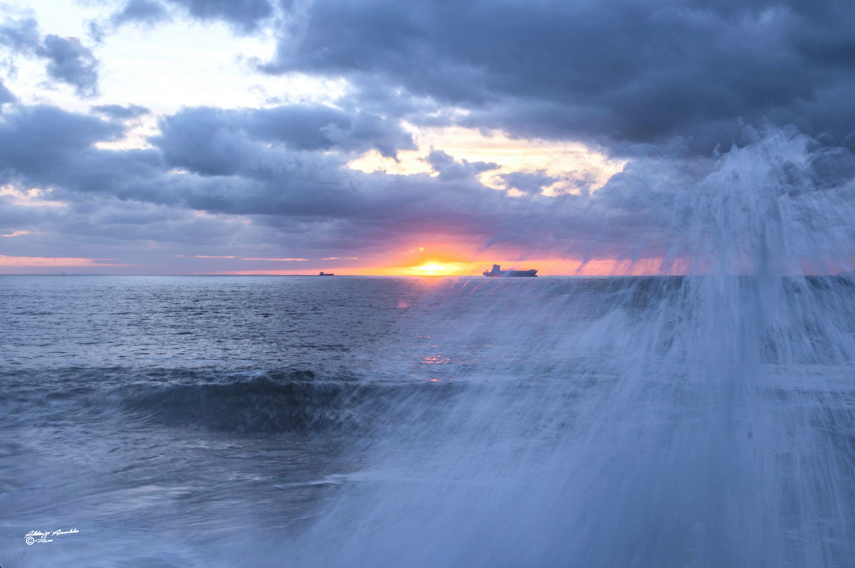 La forza del mare quando si agita..