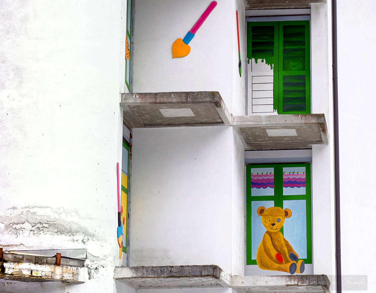 Balconi disegni e finte finestre