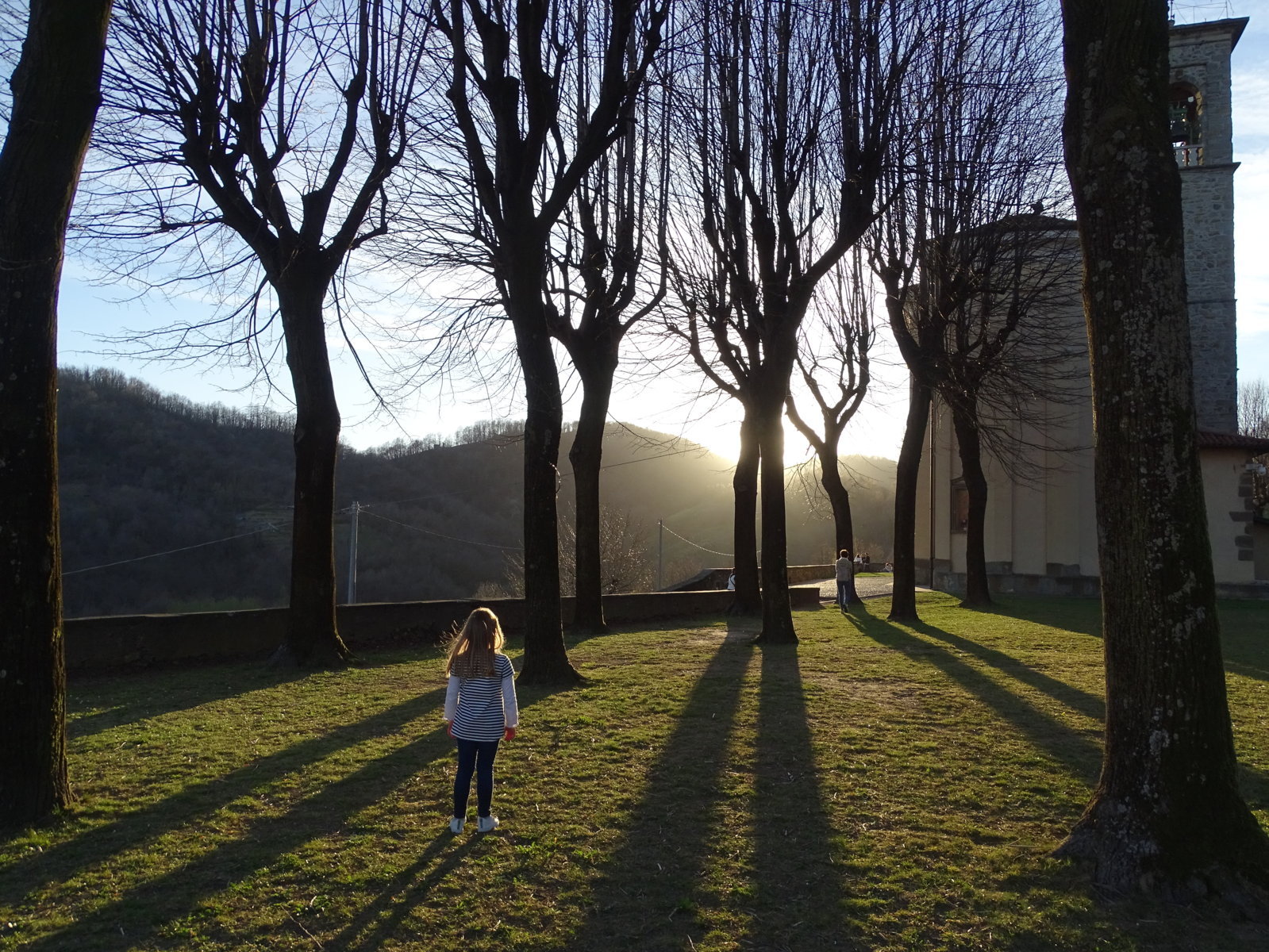 La bambina e i giganti!