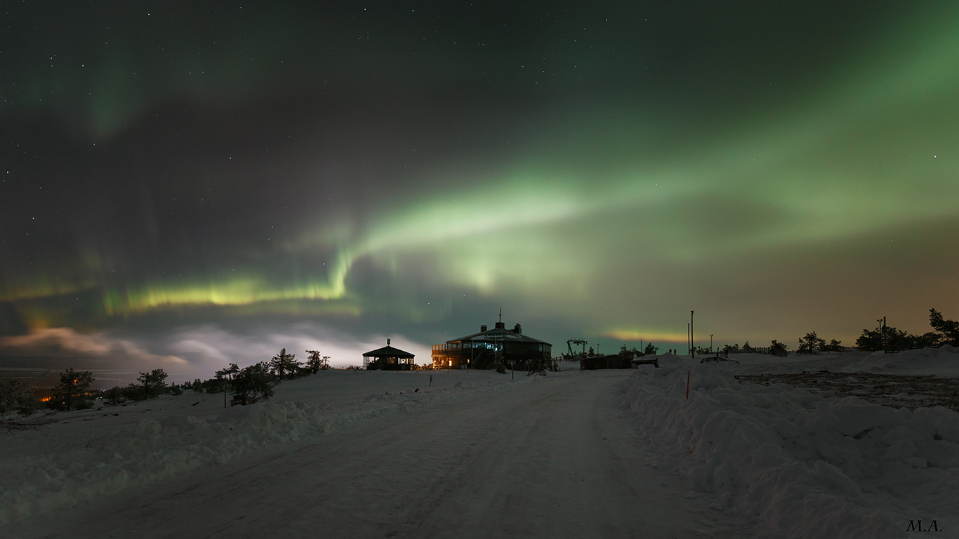 Le luci che danzano sul ristorante