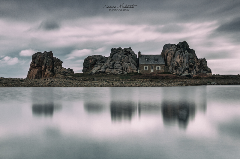 Casa tra le rocce a Plougrescant