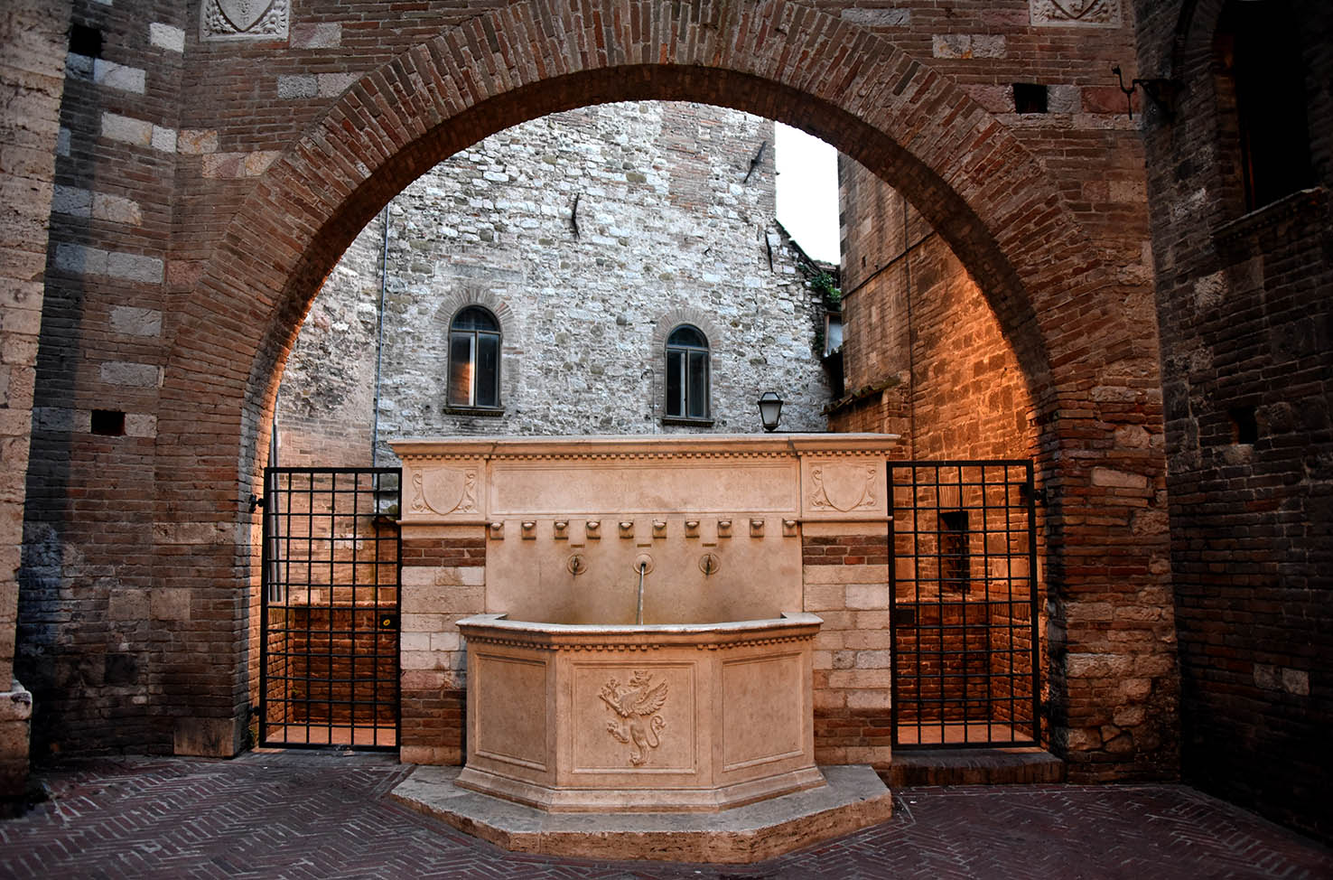 Peugia, Via Maest� delle volte