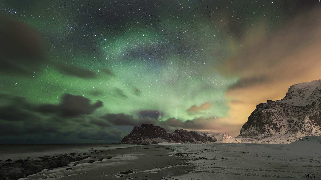 Uttakleiv beach by night (?)