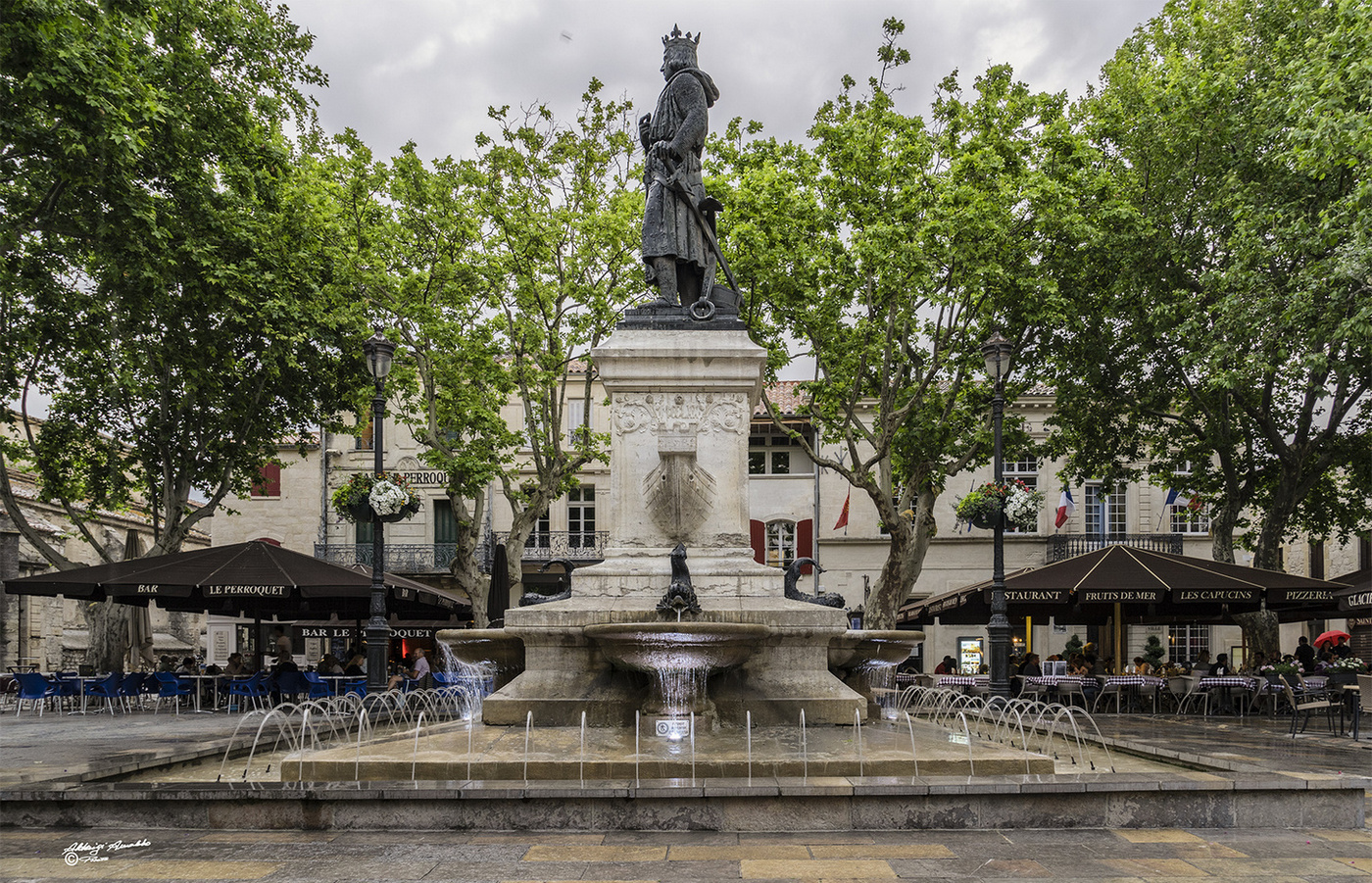 Piazza di Aigues Mortes.