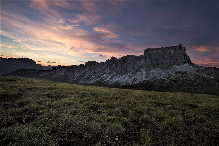 Alba dietro ai Lastroni del Formin