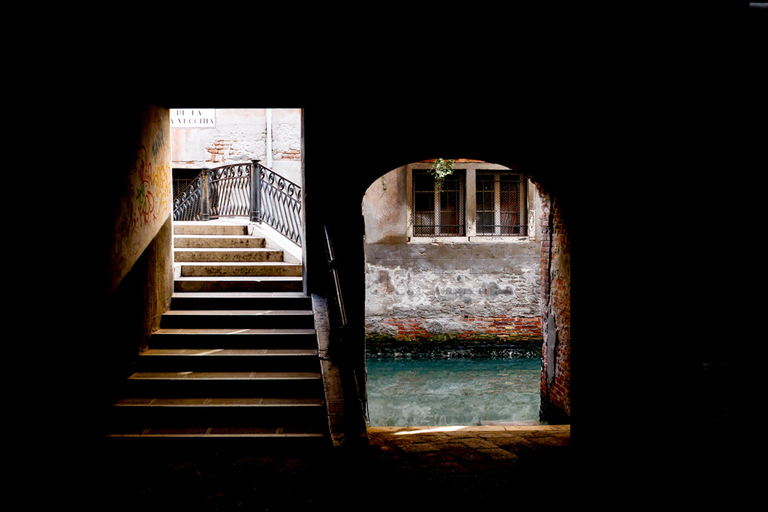 Opposti ma vicini...