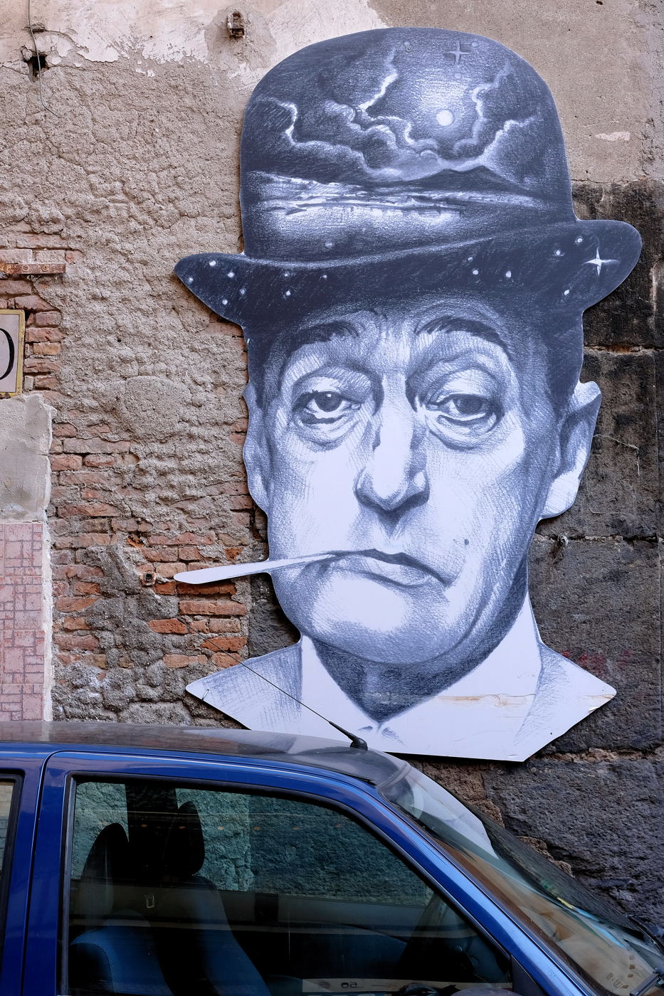 Perdindirindina, proprio qui doveva parcheggiare?