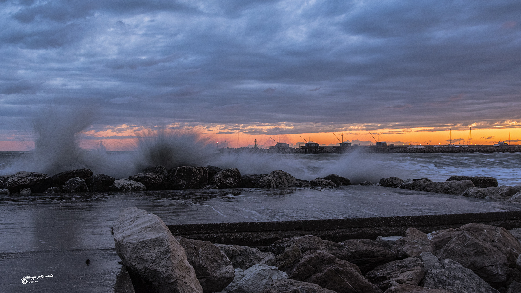 Mareggiata..all'alba..