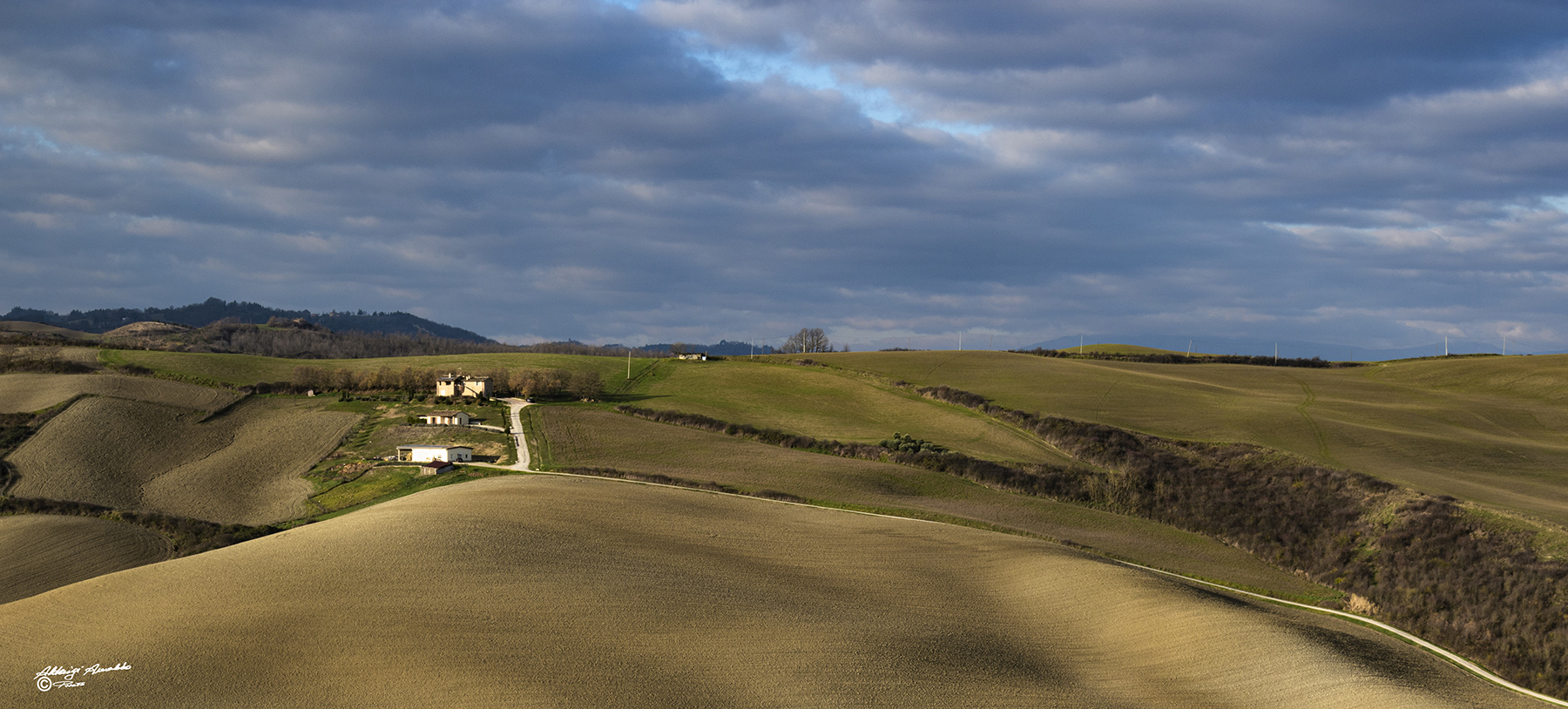La stradina nella collina.