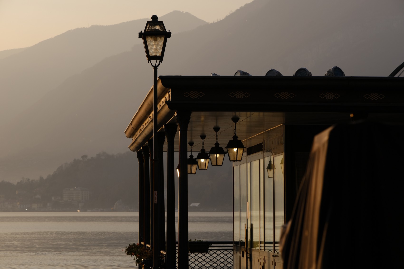 Le prime luci della sera