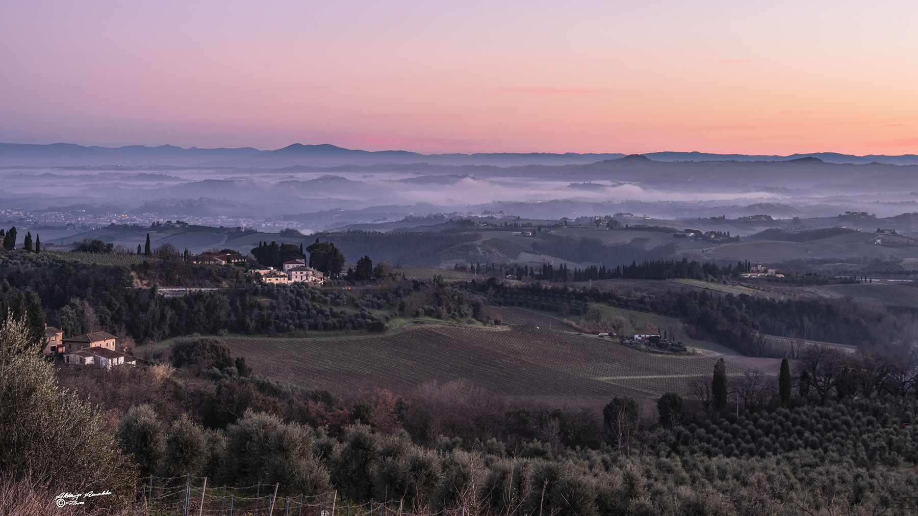 Brume al Mattino.. vista da S.Gimignano.