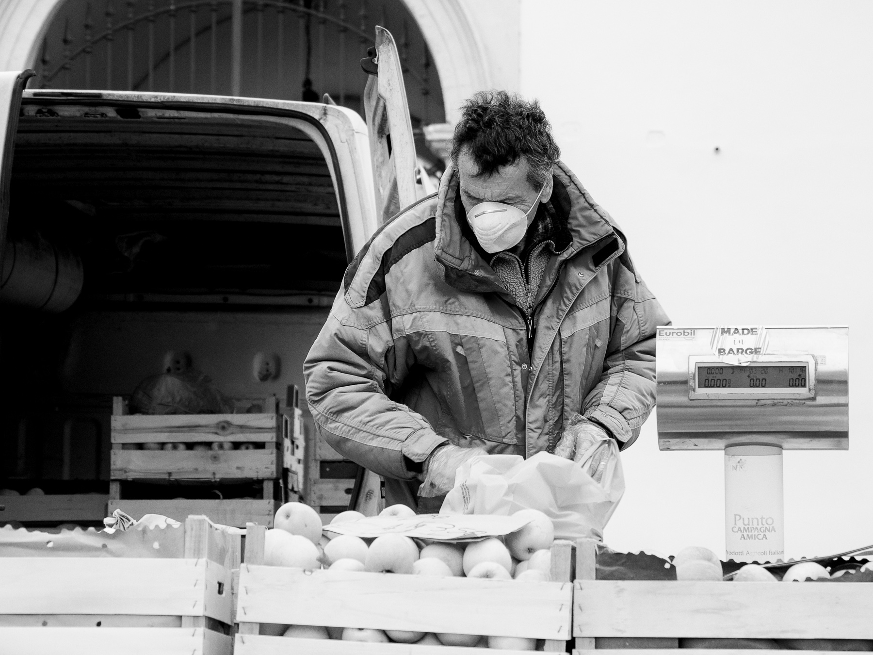 Al mercato produttori locali...