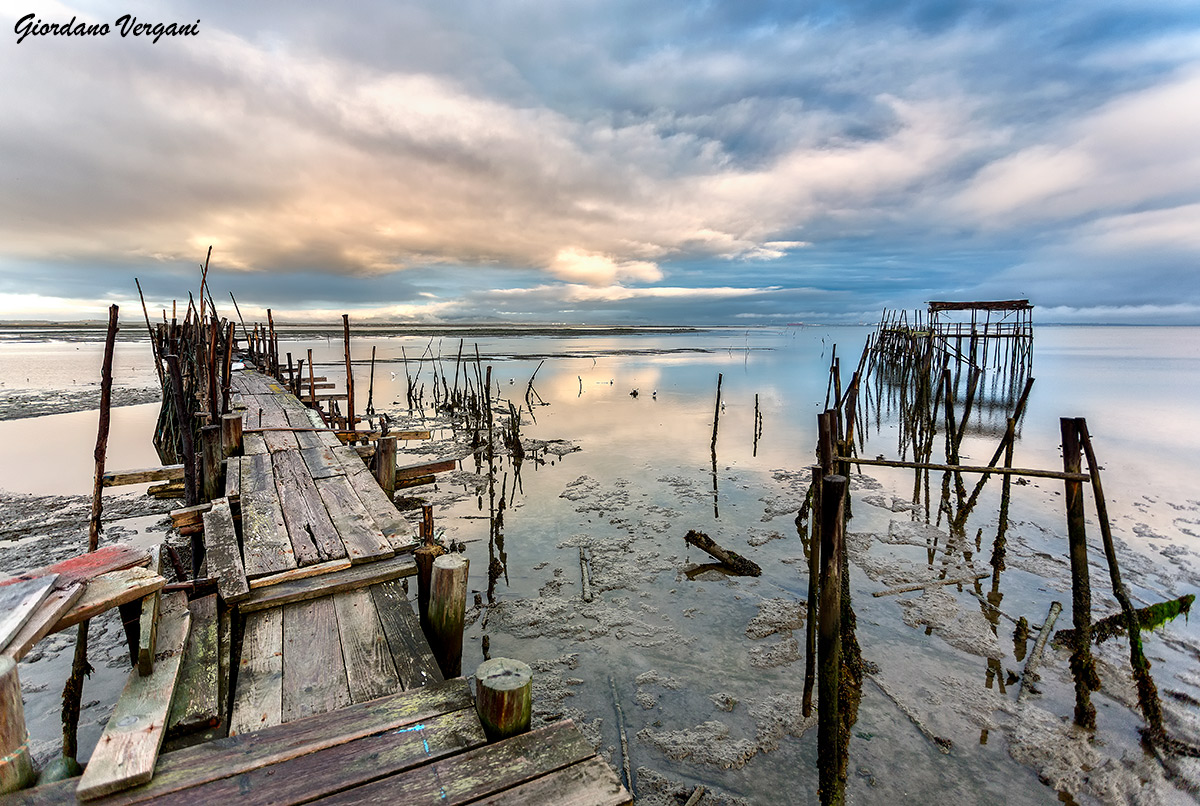 Cais palafittico do porto da Carrasqueira