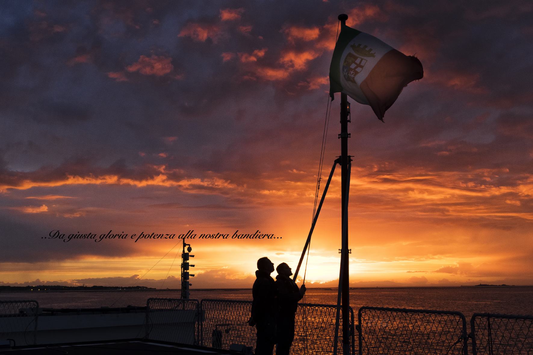 Da giusta gloria e potenza alla nostra bandiera