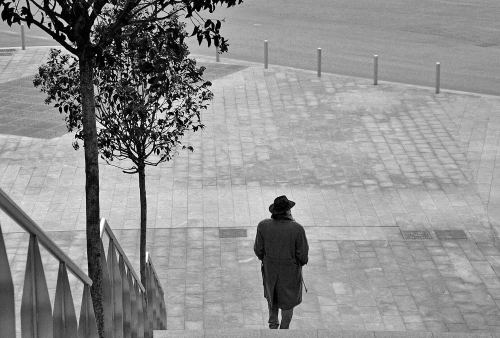 solo me ne v� per la citt�