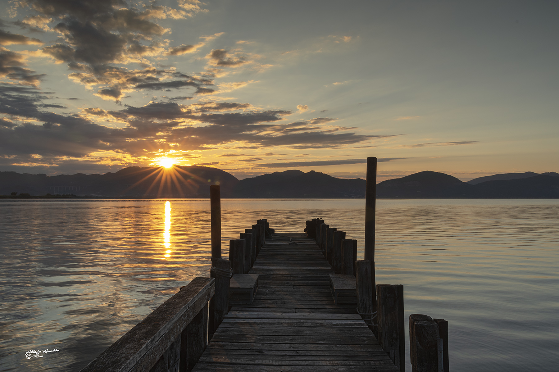Al sorgere del sole.. Lago Puccini.