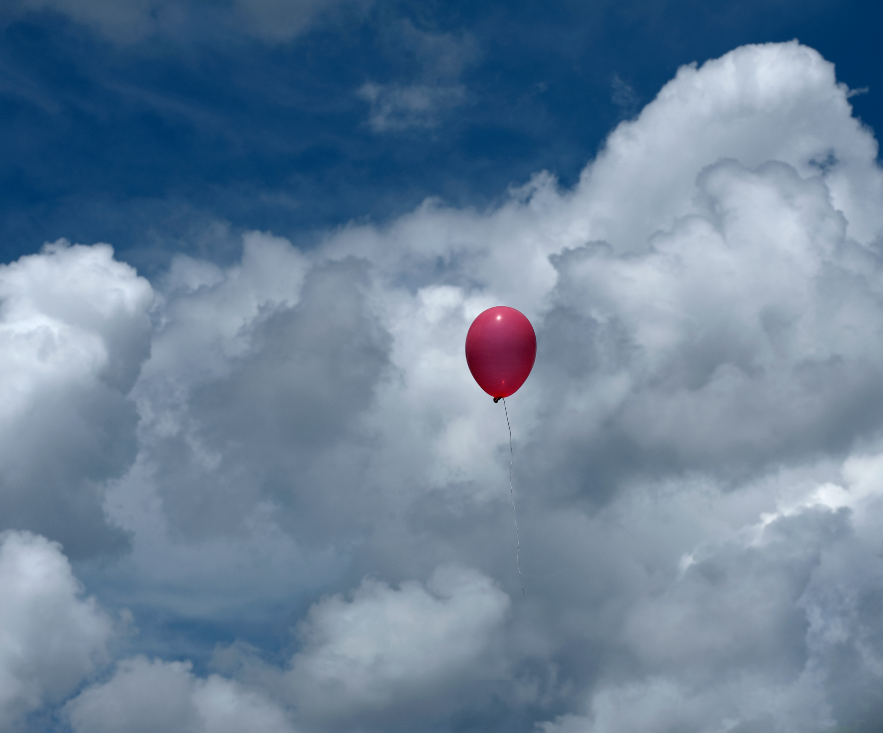 dentro le nuvole un punto rosso....