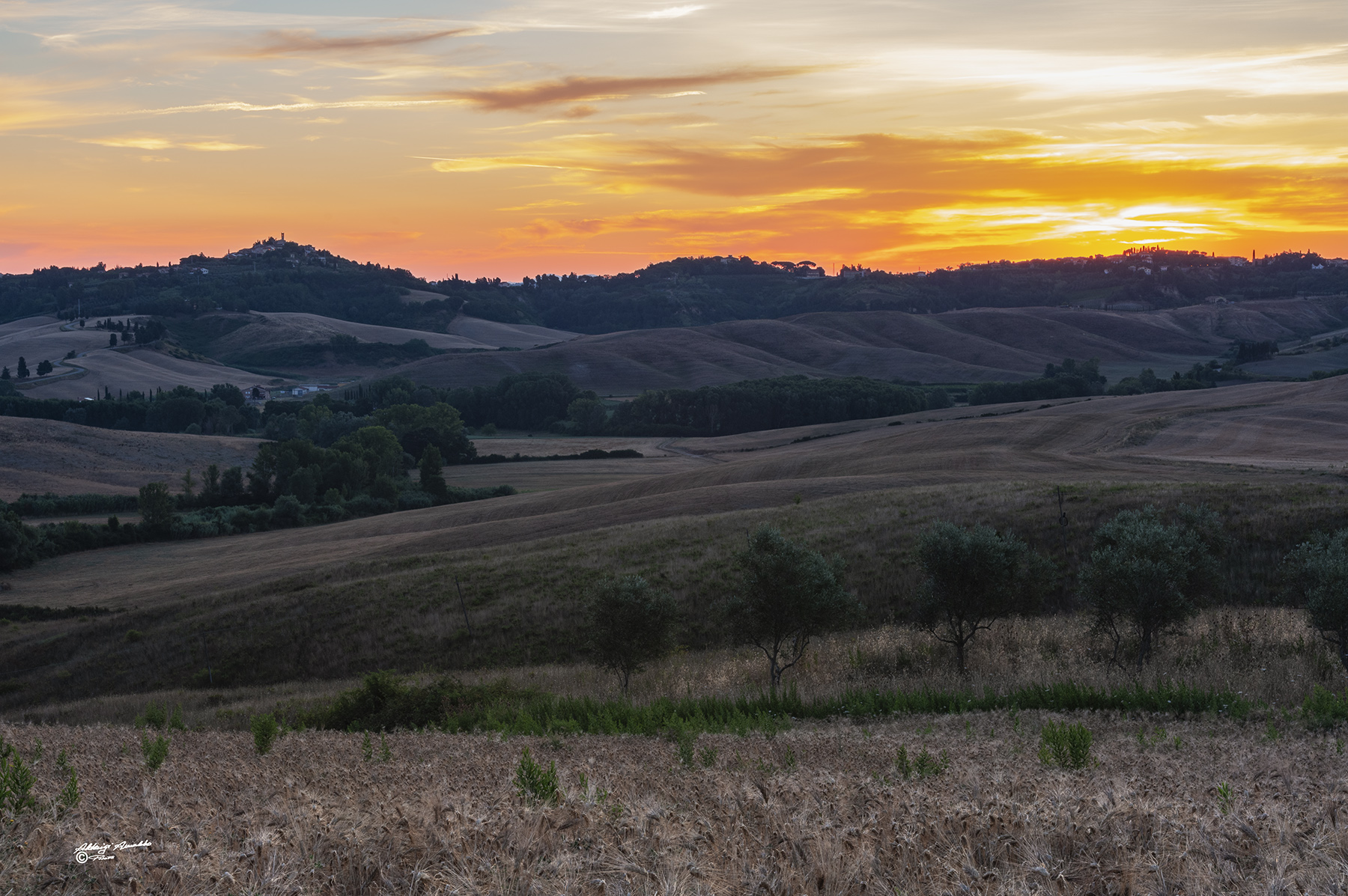 Al sorgere del sole..colline toscane