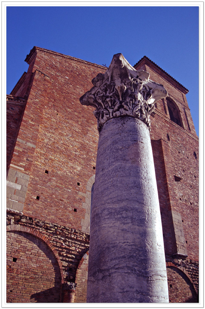 Colonna romanica