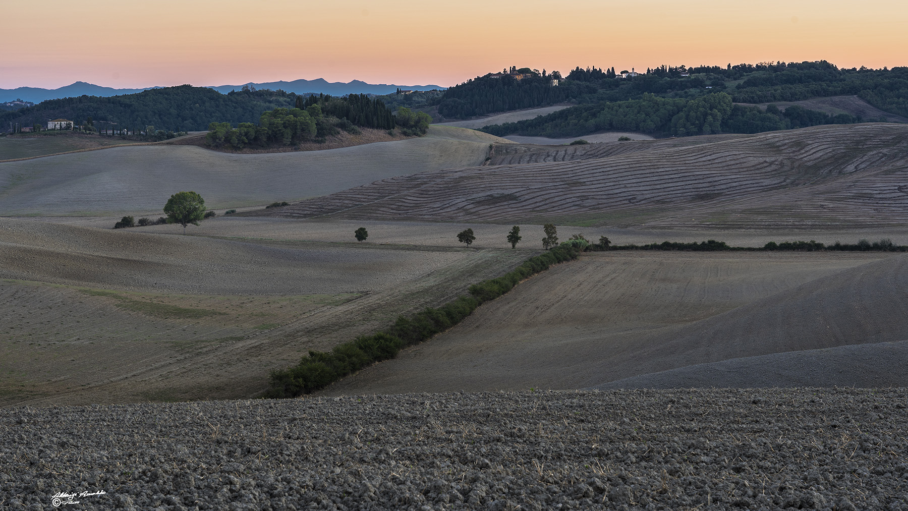 All'alba nelle colline toscane..