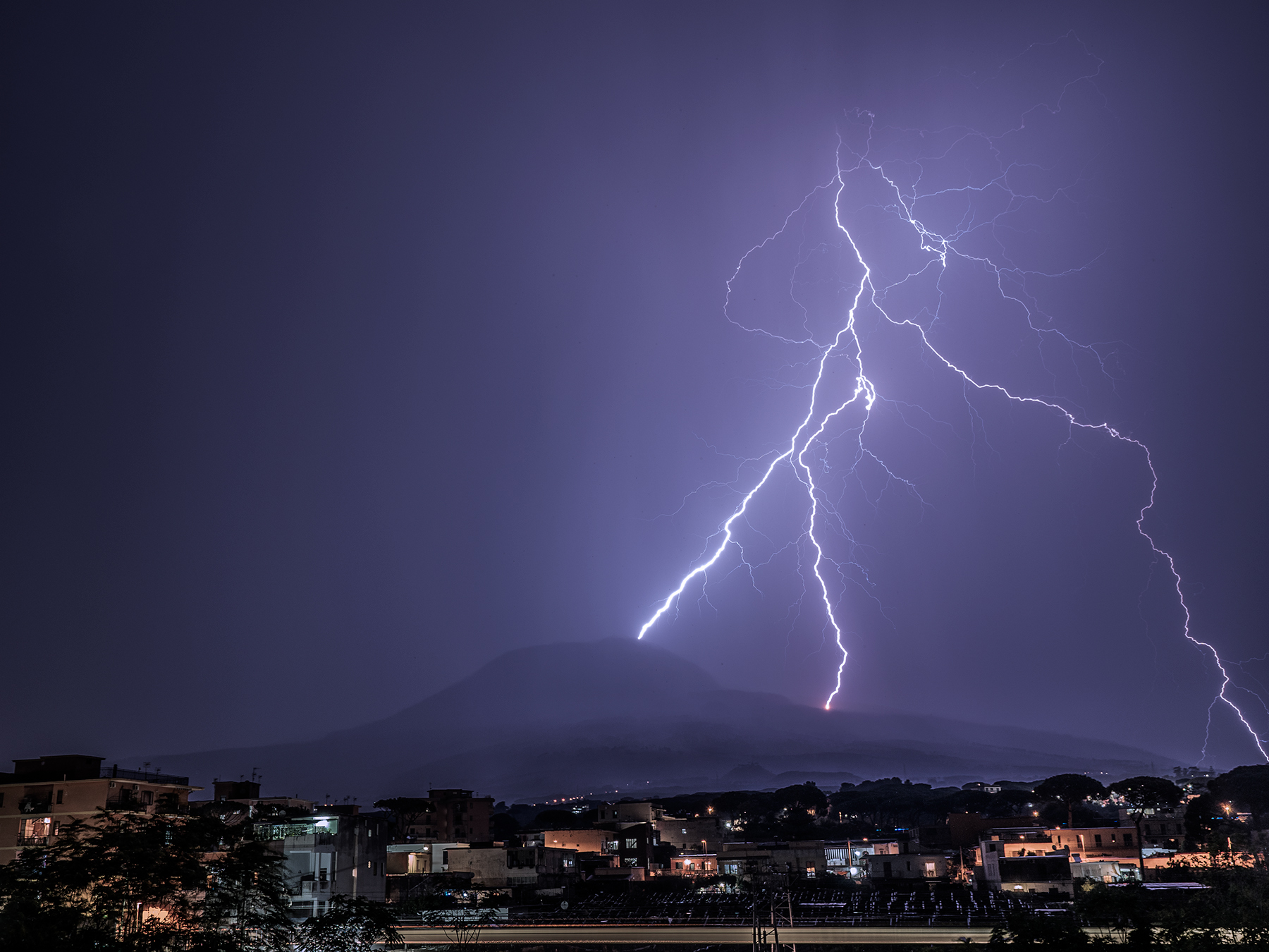 Zeus contro il Vesuvio