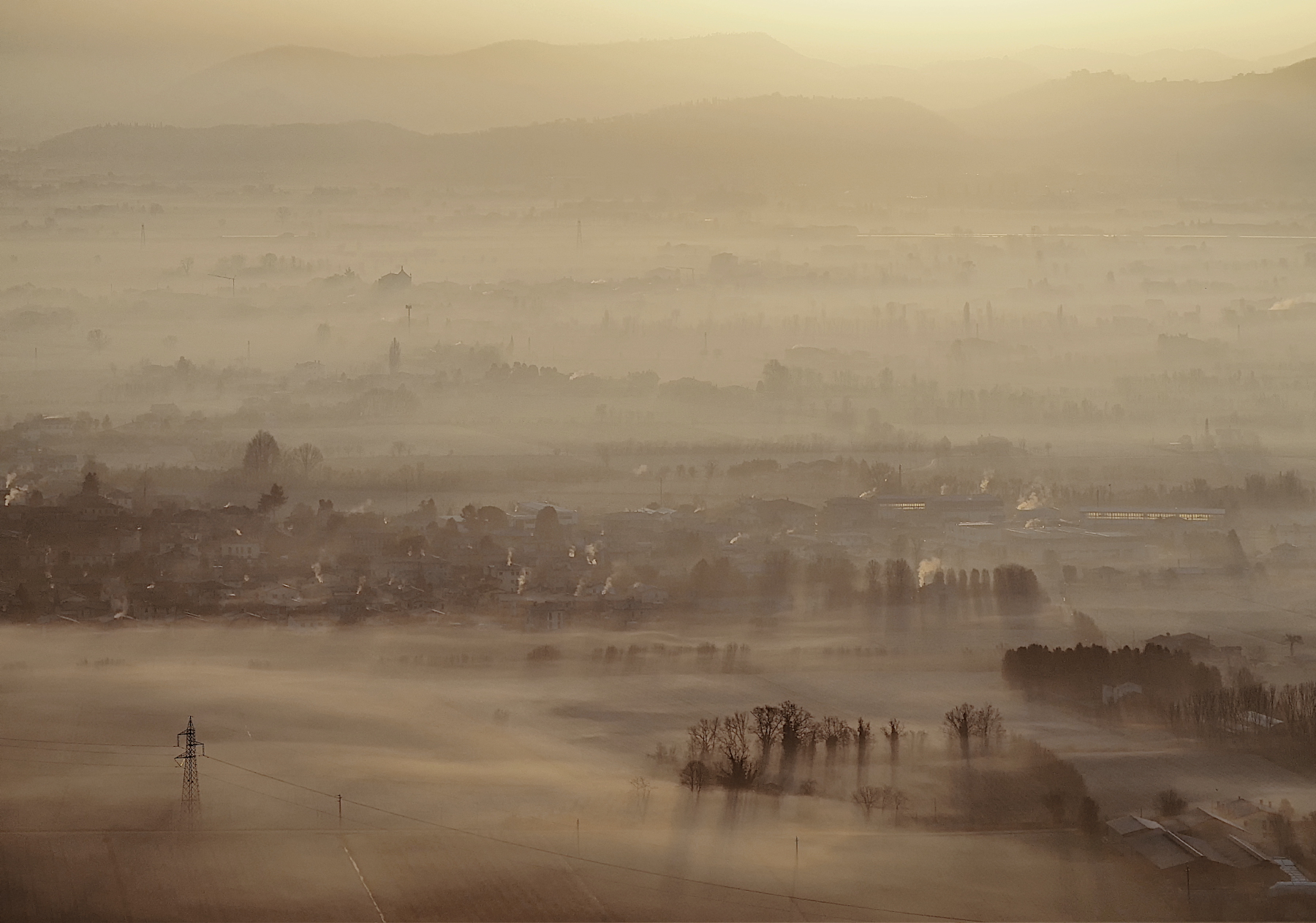 Nebbie basse all'alba