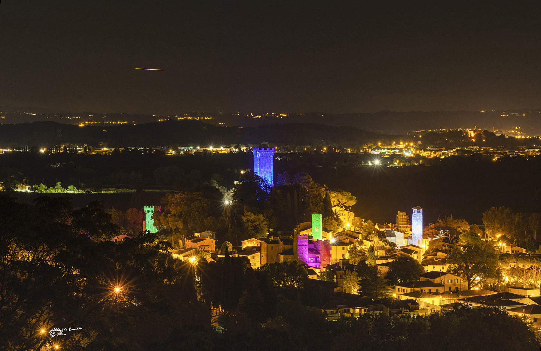 I Vari colori delle torri Mediovali di Vicopisano..