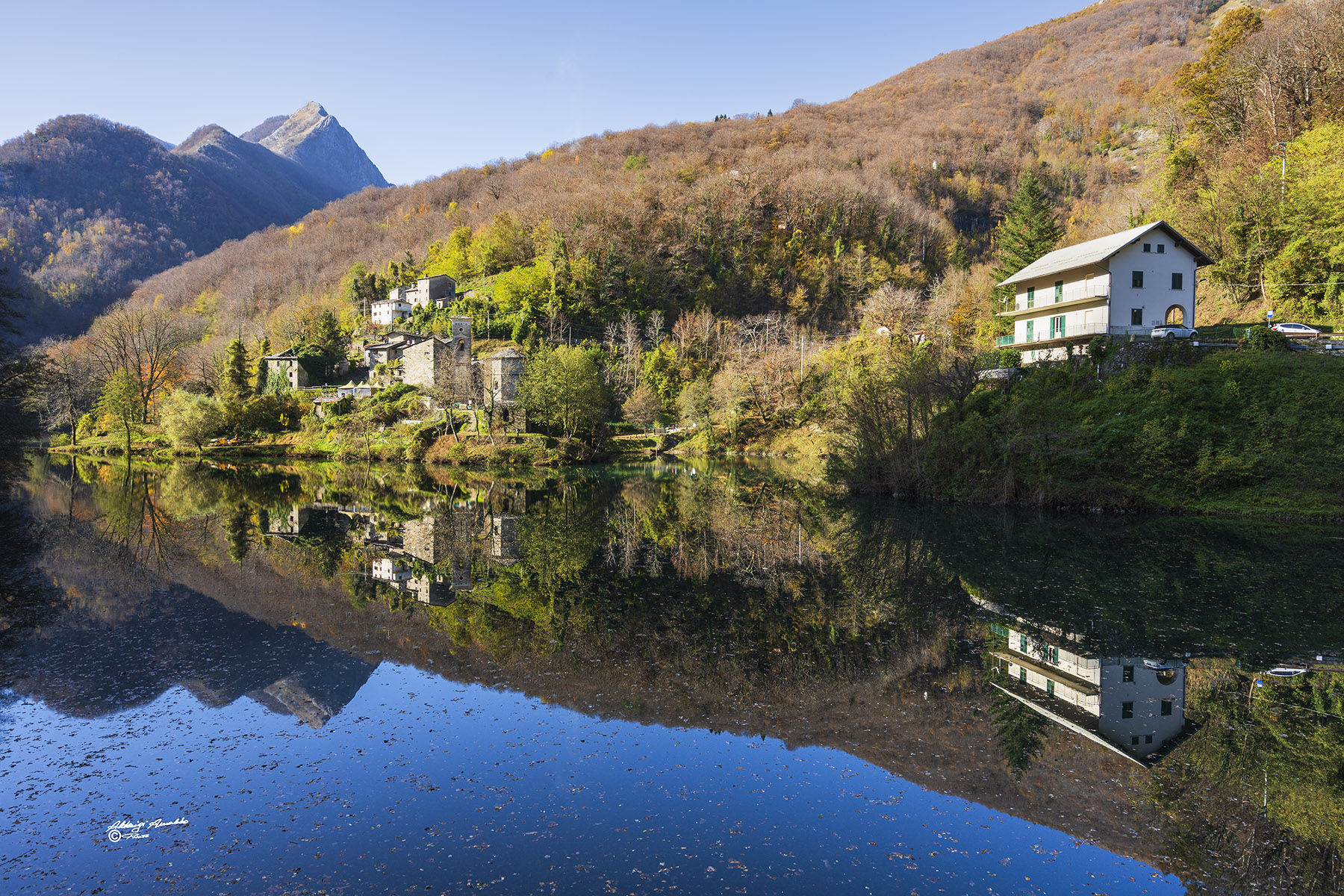 Isola Santa. ed i suoi riflessi Autunnali.2