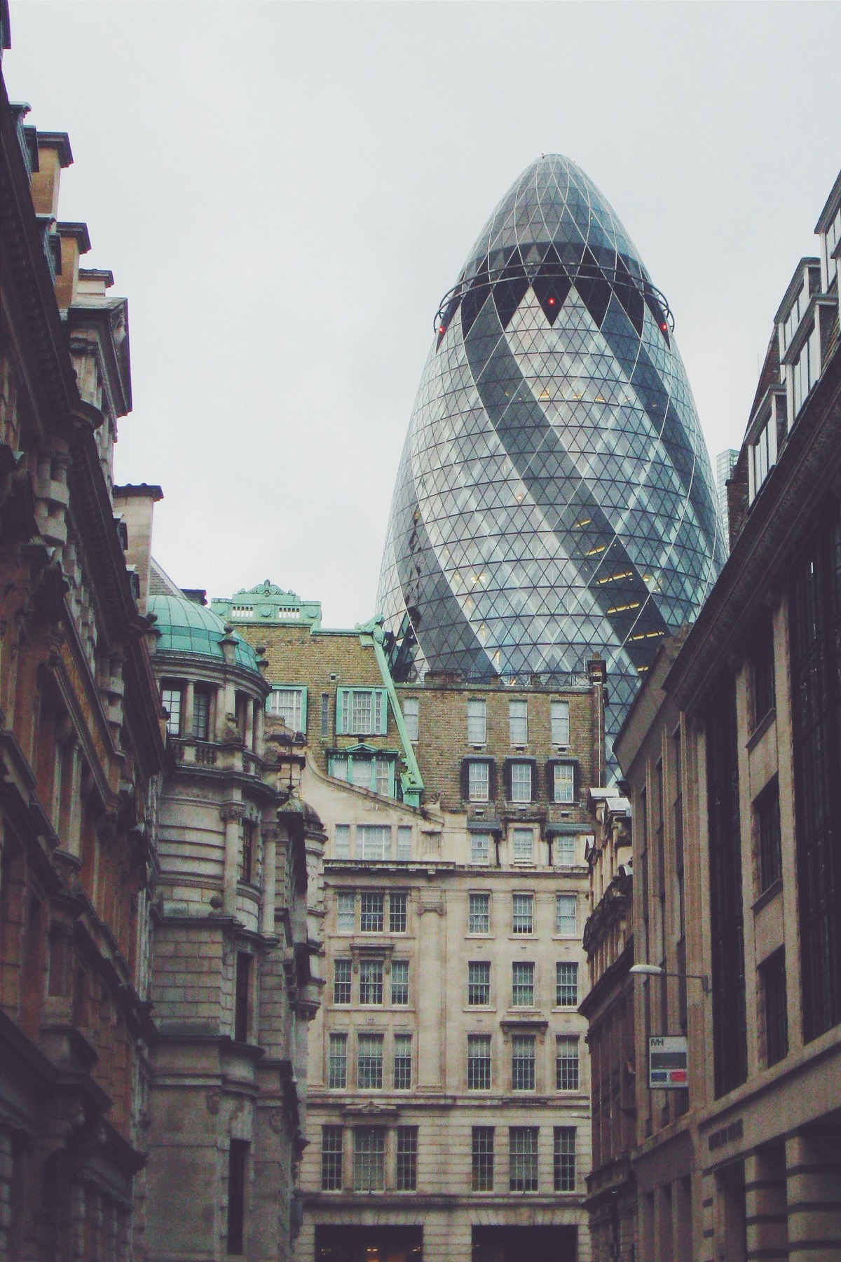 Contrasto classico-moderno