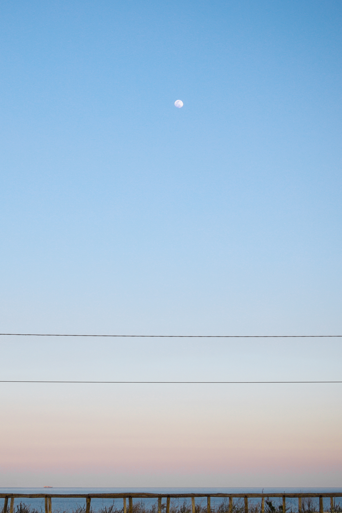 Linee e Luna in minimal
