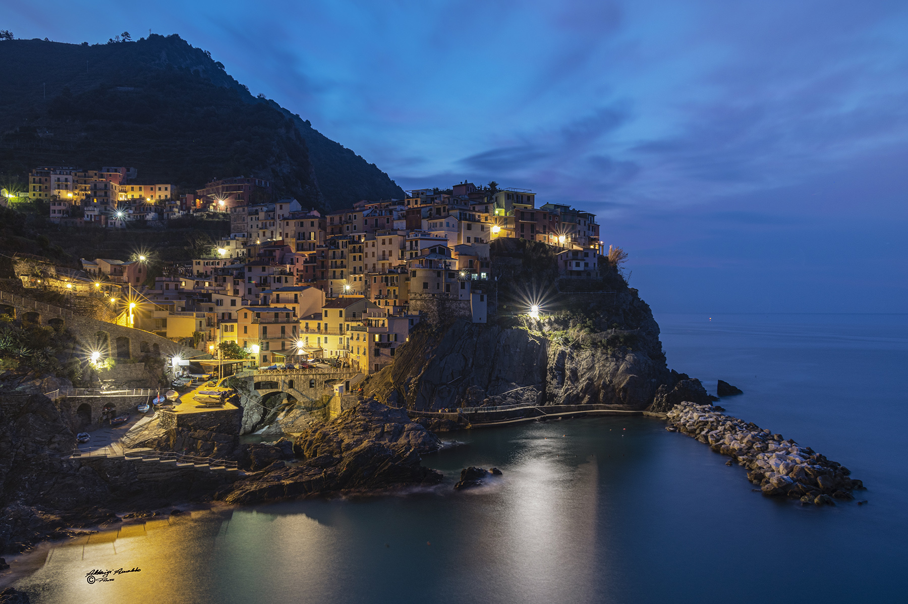 L'ora Blu..dell'alba. Manarola.