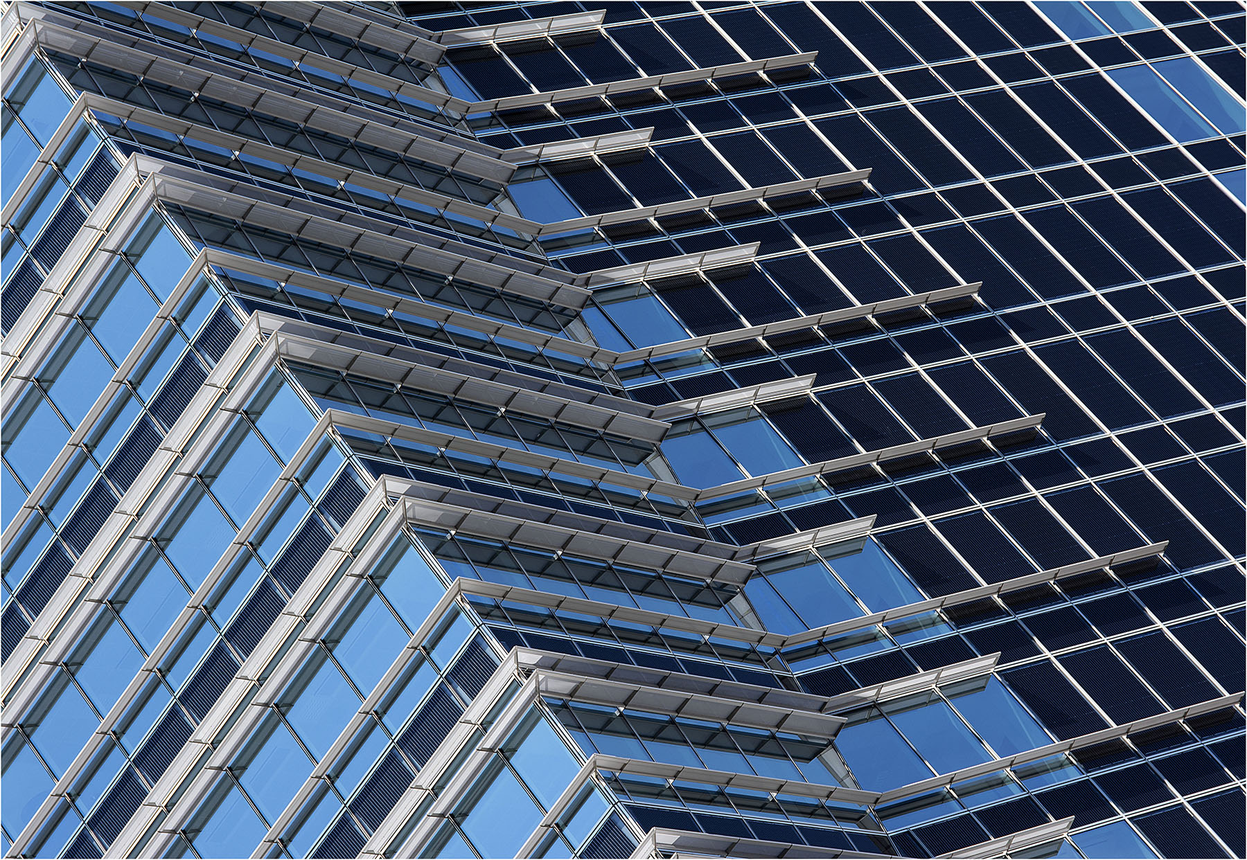 Milano, la scheggia.