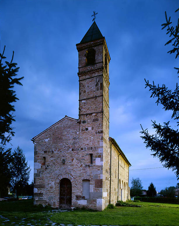 chiesetta di Pozzoveggiani, ora blu.