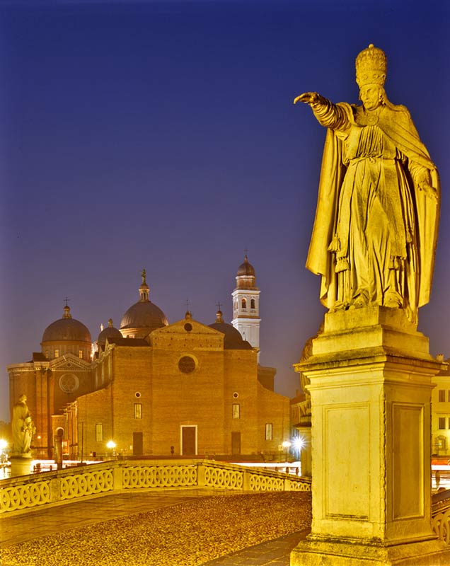 notte piovosa in Prato della Valle, Padova