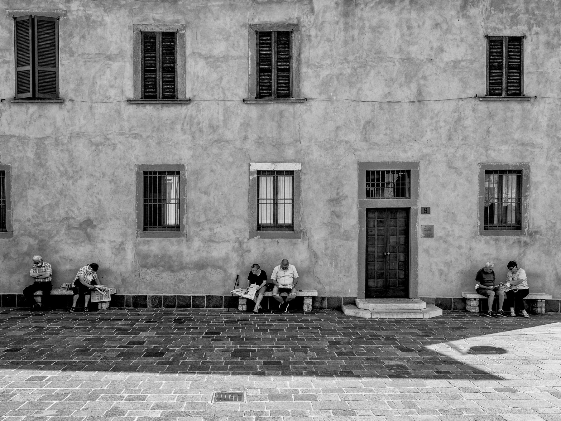 Sulla piazza del borgo