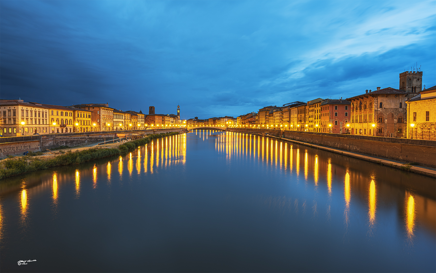 Luci Riflesse.. lungarno Pisa.