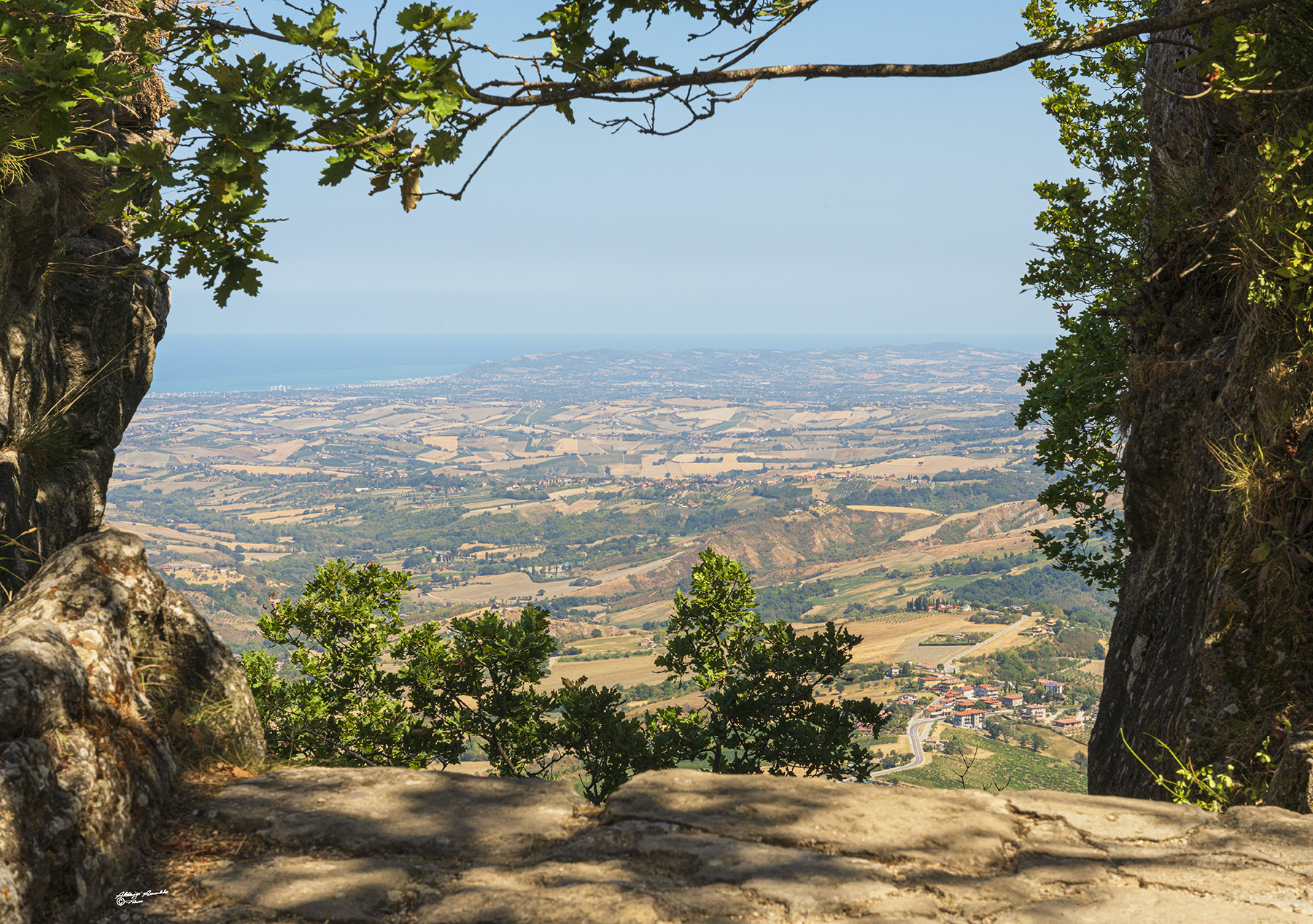 Paesaggio dentro la Cornice.. San. Marino.