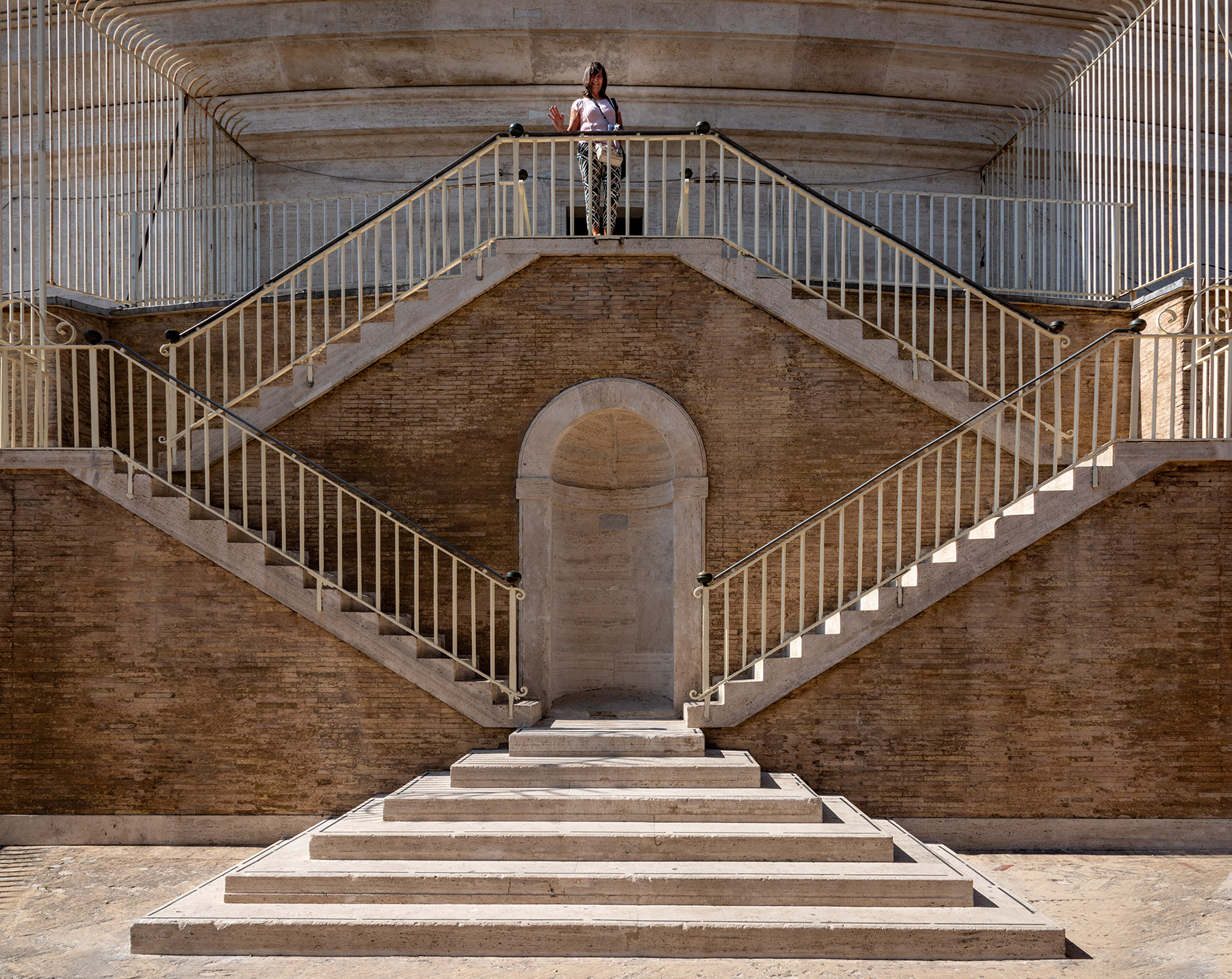 Rossella sulla scala