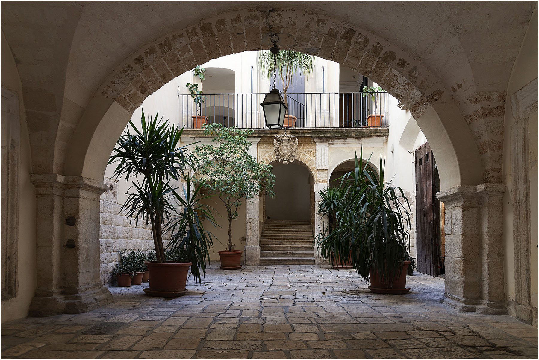 Bari, un cortile.