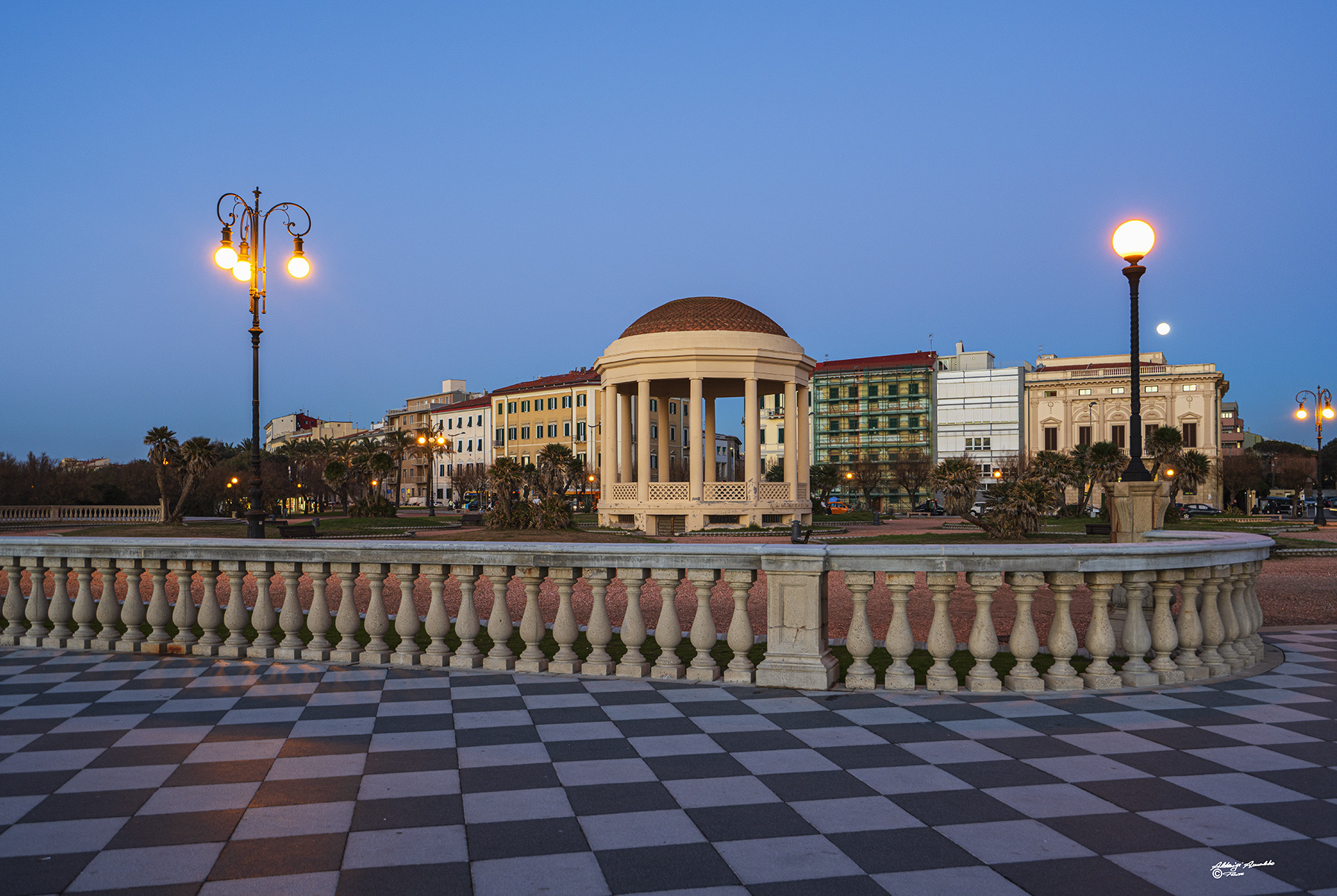Terrazza Mascagni all'imbrunire. 1