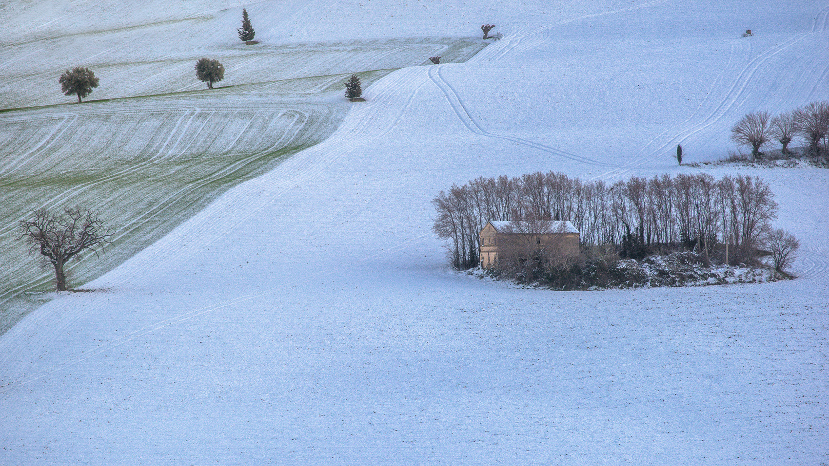 Il casolare e l'inverno